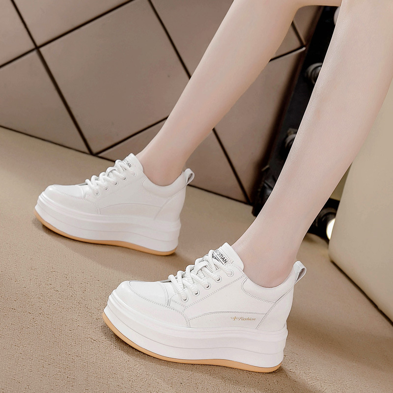 Platform Sneakers Chunky - รองเท้าผ้าใบพื้นหนา 8 ซม. ปี 2026 สำหรับผู้หญิง