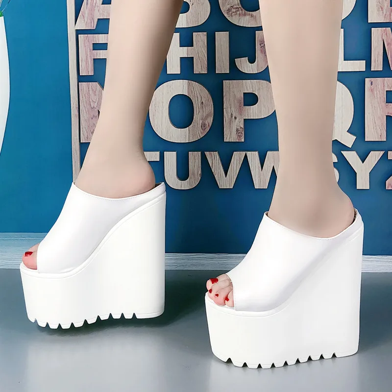 รองเท้าส้นตึกแบบรัดส้นประดับหม - Women Shoes Brand บทวิจารณ์และราคา