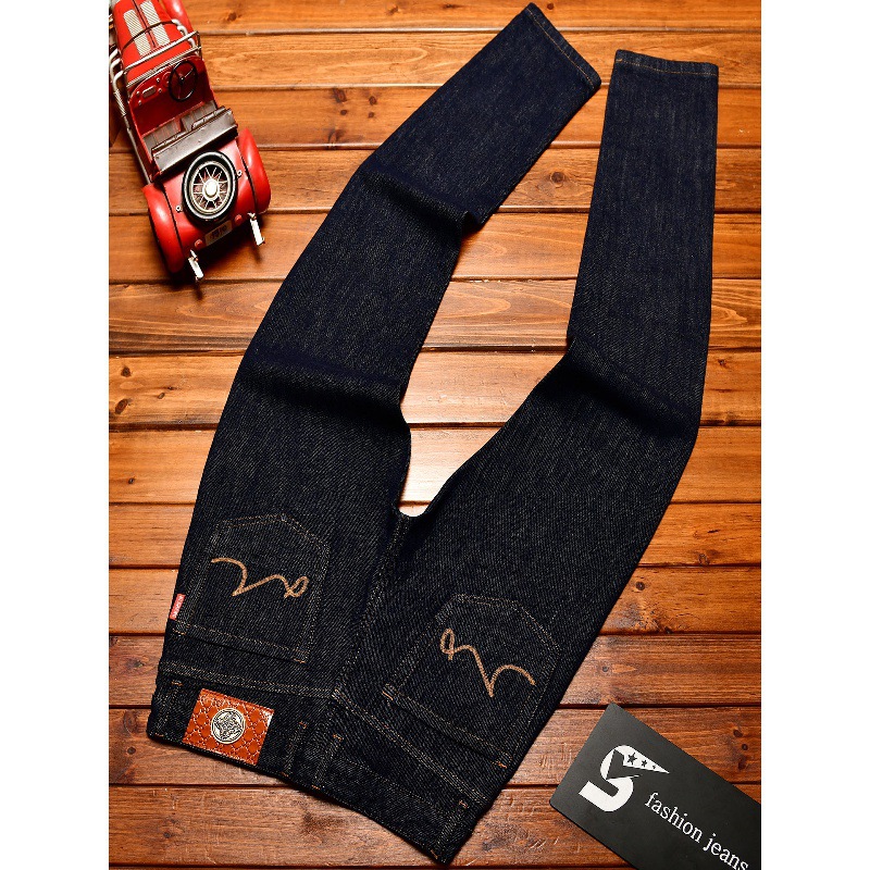 กางเกงยีนส์สีน้ำเงินเข้มผู้ชาย - Levis Jeans 501 บทวิจารณ์และราคา